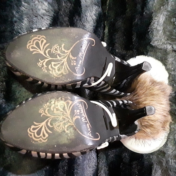 Anne Michelle Sucess Silver Zebra Print Pumps - Picture 2 of 7